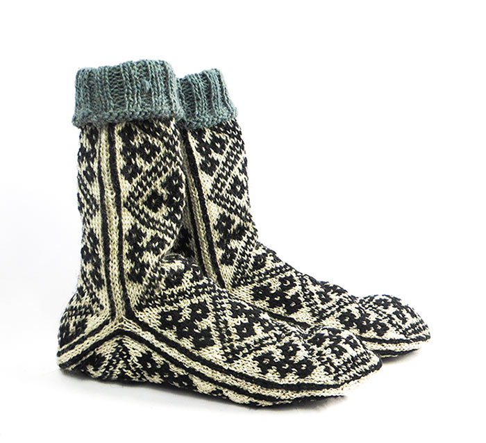 جوراب پشمی مردانه دستبافت سنتی کردستان طرح هندسی جوراب پشمی مردانه دستبافت سنتی کردستان طرح هندسی