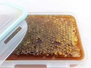 عسل طبیعی کردستان منطقه اورامان موم 1 کیلو