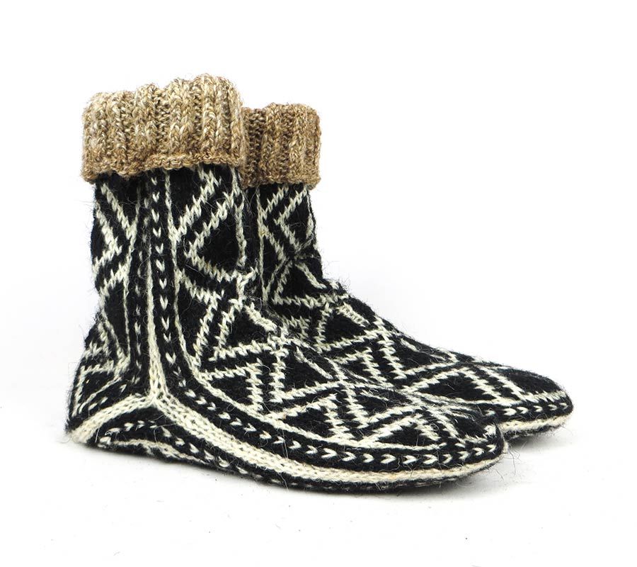 جوراب پشمی مردانه دستبافت سنتی کردستان کد 106 جوراب پشمی مردانه دستبافت سنتی کردستان کد 106