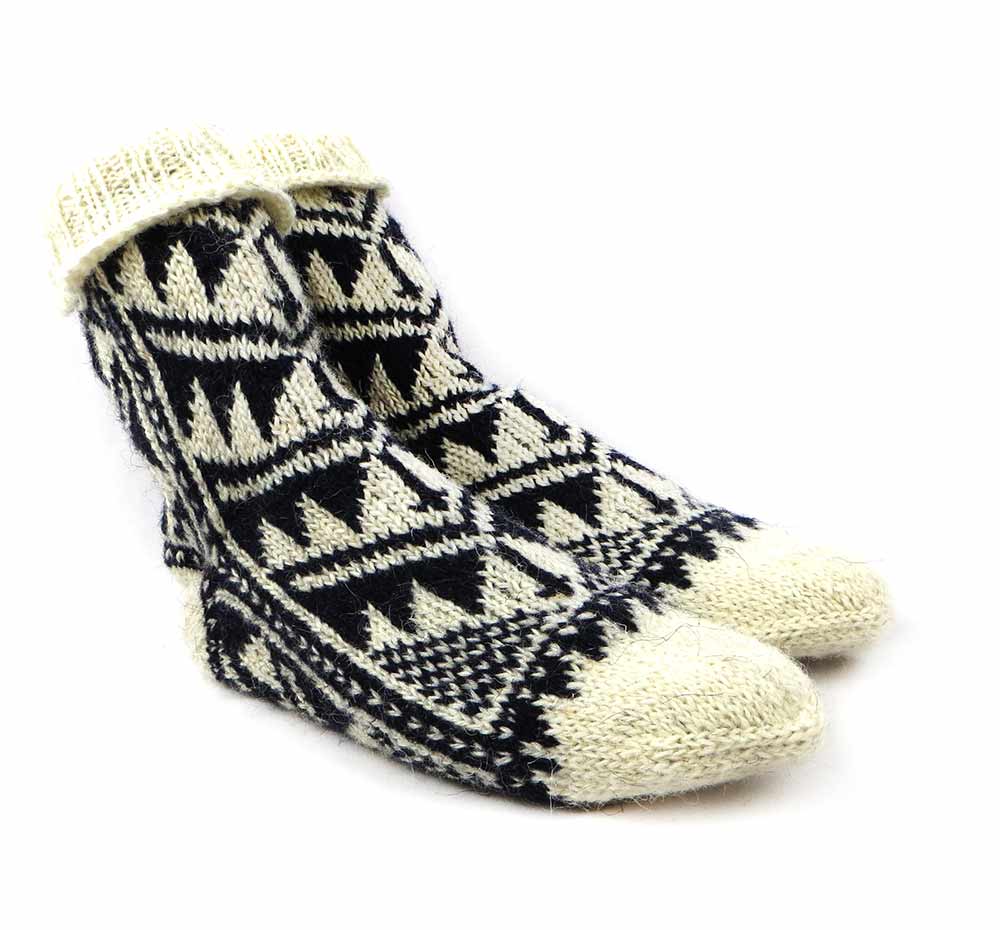 جوراب پشمی مردانه دستبافت سنتی کردستان کد 113 جوراب پشمی مردانه دستبافت سنتی کردستان کد 113