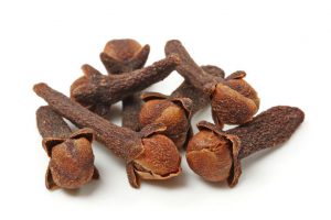 https://www.kurdkala.com/wp-content/uploads/2019/05/cloves-300x200.jpg