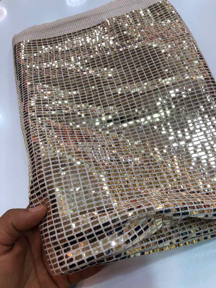 پارچه لمه آینه ای رنگ بژ 2 متری