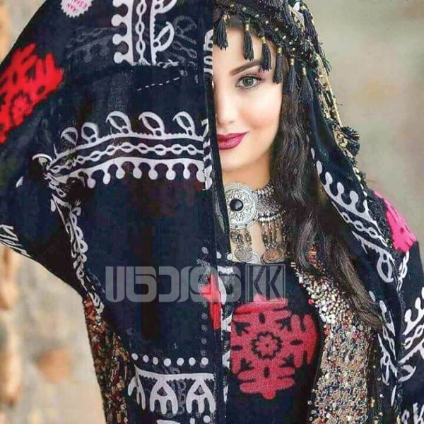 روسری کردی منگوله رنگی مشکی- قرمز قواره بزرگ