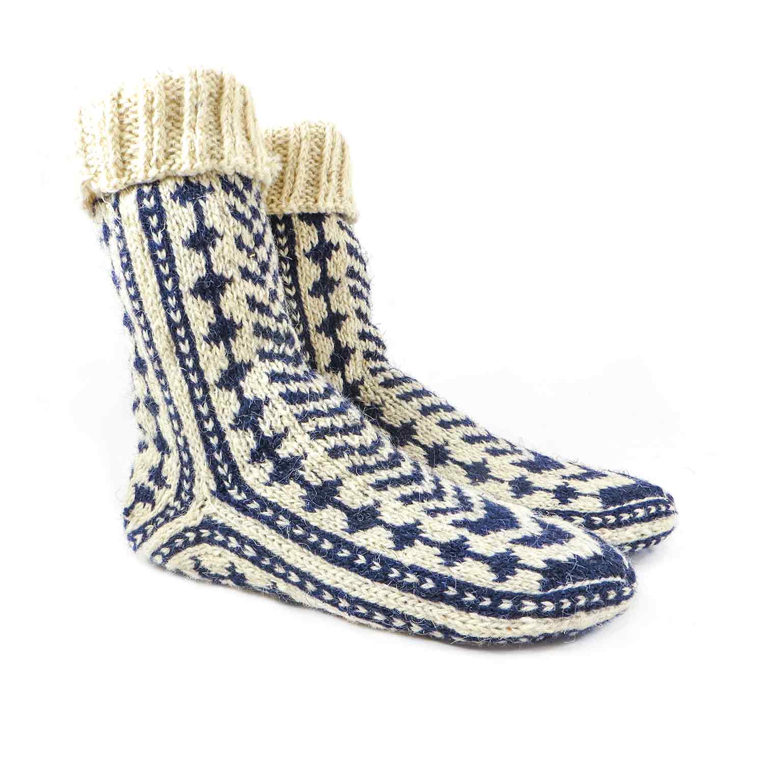 جوراب پشمی مردانه دستبافت سنتی کردستان کد 126 جوراب پشمی مردانه دستبافت سنتی کردستان کد 126