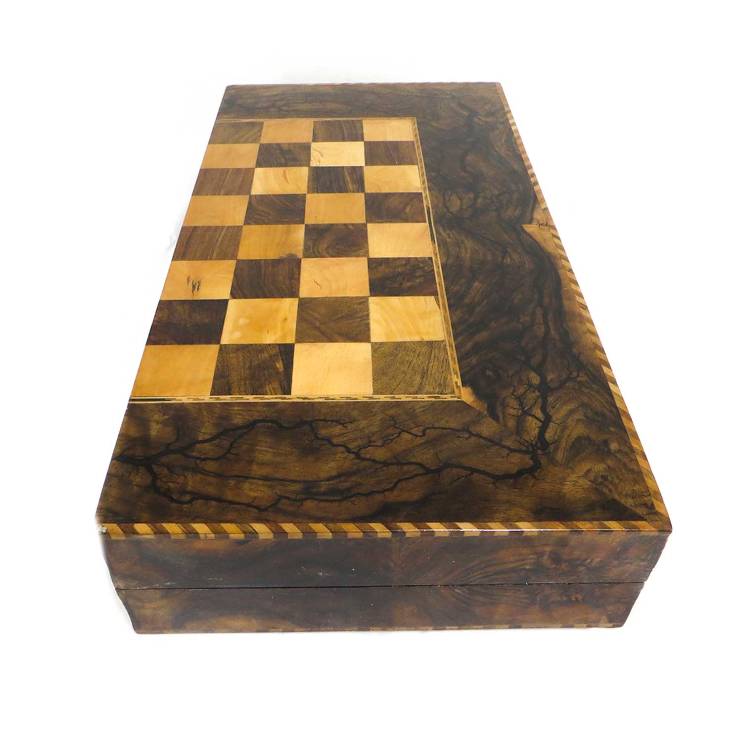 تخته نرد سنندج پشت صفحه شطرنج داخل ریشه طرح لیختنبرگ کد 37 تخته نرد سنندج پشت صفحه شطرنج داخل ریشه طرح لیختنبرگ کد 37