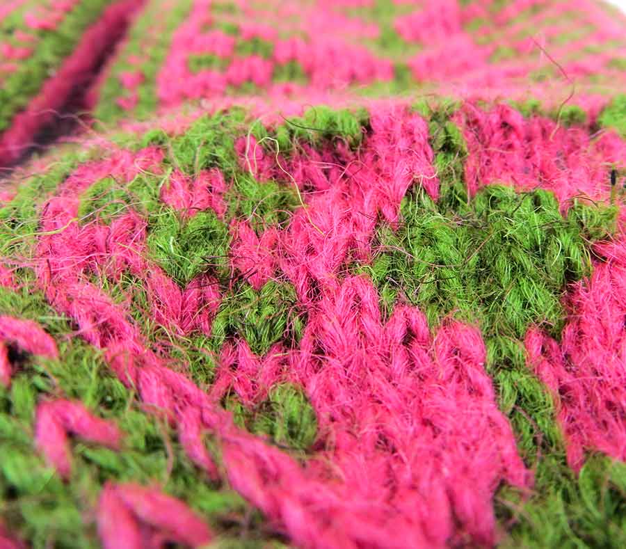 جوراب پشمی دستباف سنتی کردستان کد 149 سایز 39-40 جوراب پشمی دستباف سنتی کردستان کد 149 سایز 39-40