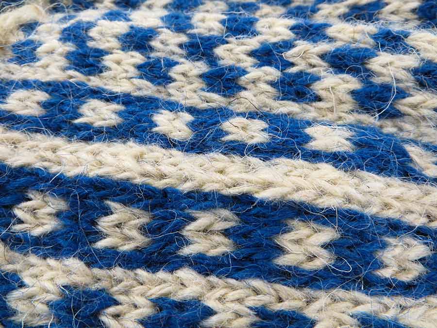 جوراب روفرشی پشمی دستباف کردستان کد 303 سایز 41-42 جوراب روفرشی پشمی دستباف کردستان کد 303 سایز 41-42