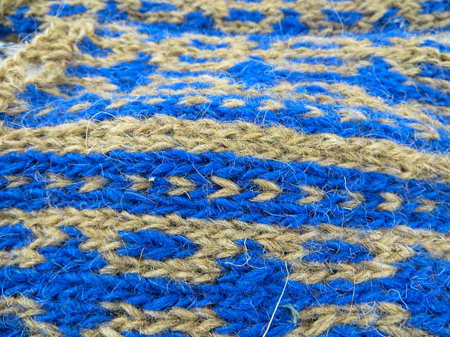 جوراب روفرشی پشمی دستباف کردستان کد 301 سایز 39-40 جوراب روفرشی پشمی دستباف کردستان کد 301 سایز 39-40