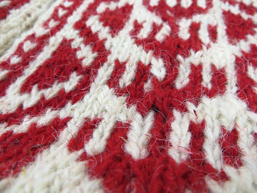 جوراب پشمی دستباف سنتی کردستان کد 193 سایز 44-45 جوراب پشمی دستباف سنتی کردستان کد 193 سایز 44-45