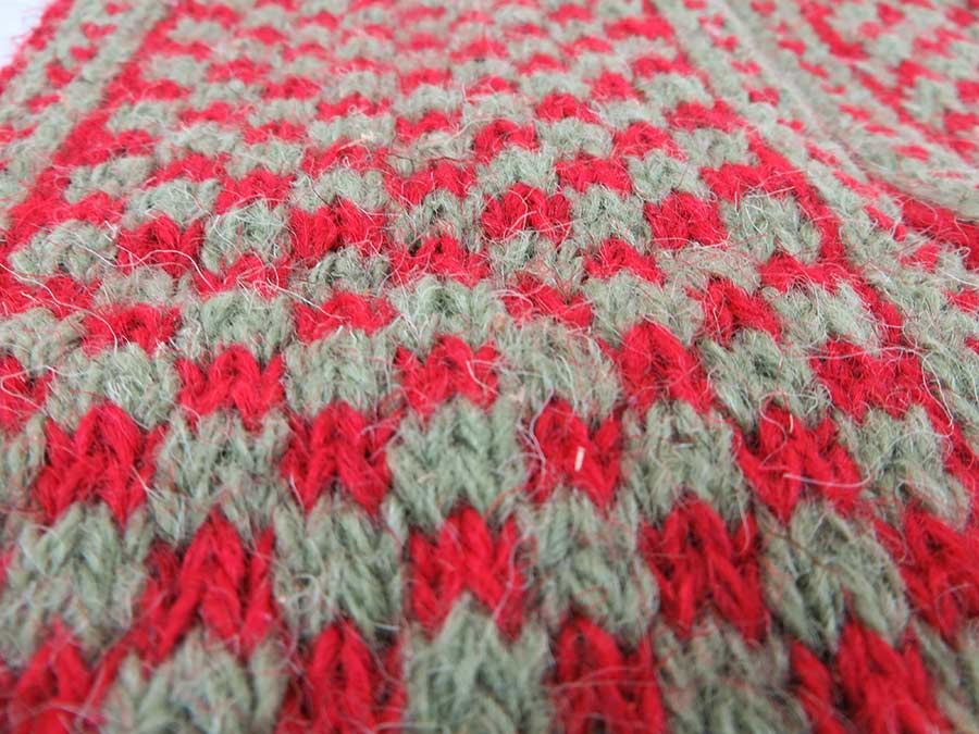 جوراب پشمی دستباف سنتی کردستان کد 202 سایز 40-41 جوراب پشمی دستباف سنتی کردستان کد 202 سایز 40-41