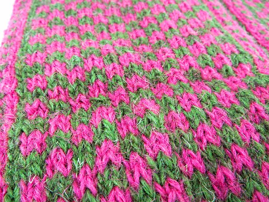 جوراب پشمی دستباف سنتی کردستان کد 204 سایز 41-42 جوراب پشمی دستباف سنتی کردستان کد 204 سایز 41-42