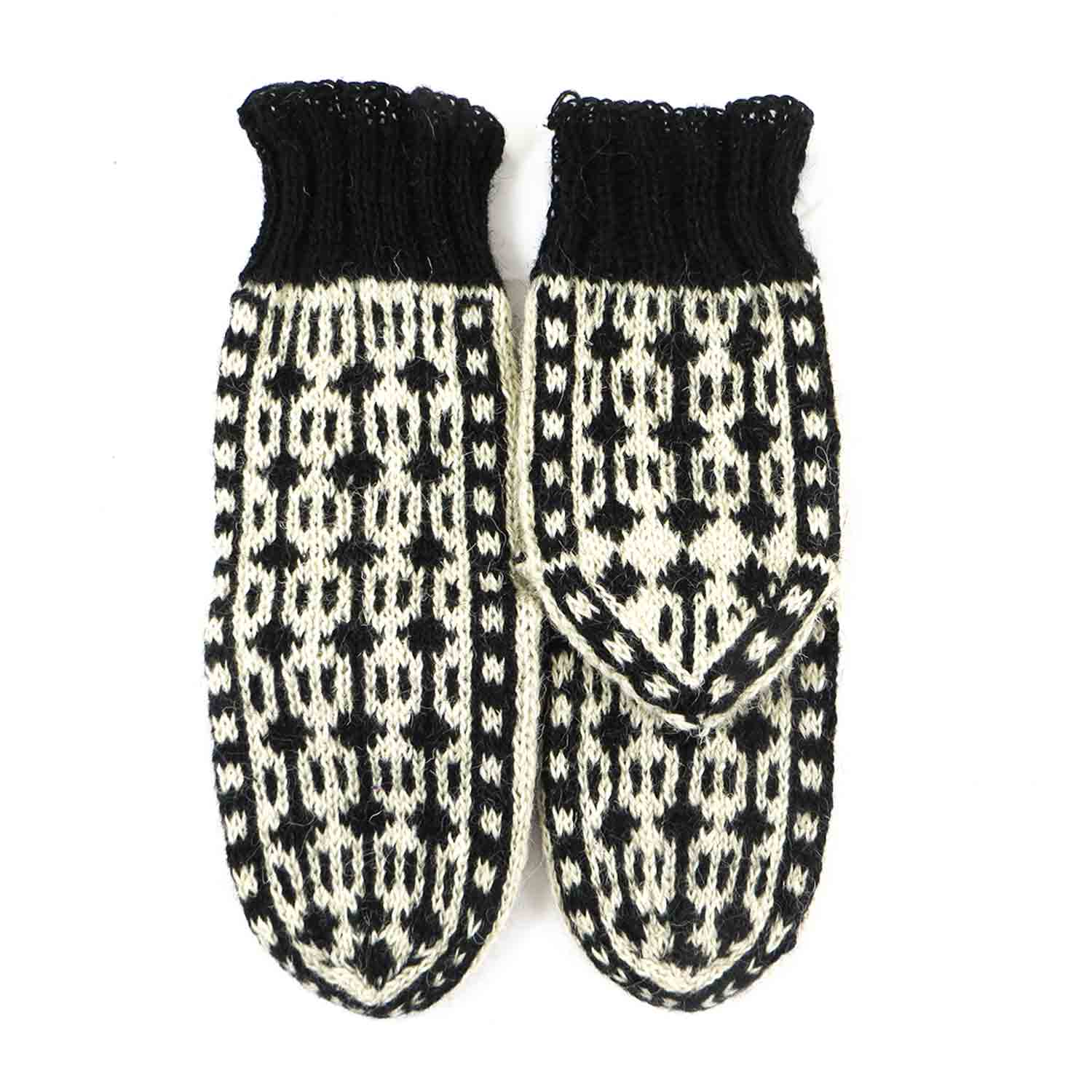 جوراب پشمی دستباف سنتی کردستان کد 219 سایز 43-44 جوراب پشمی دستباف سنتی کردستان کد 219 سایز 43-44