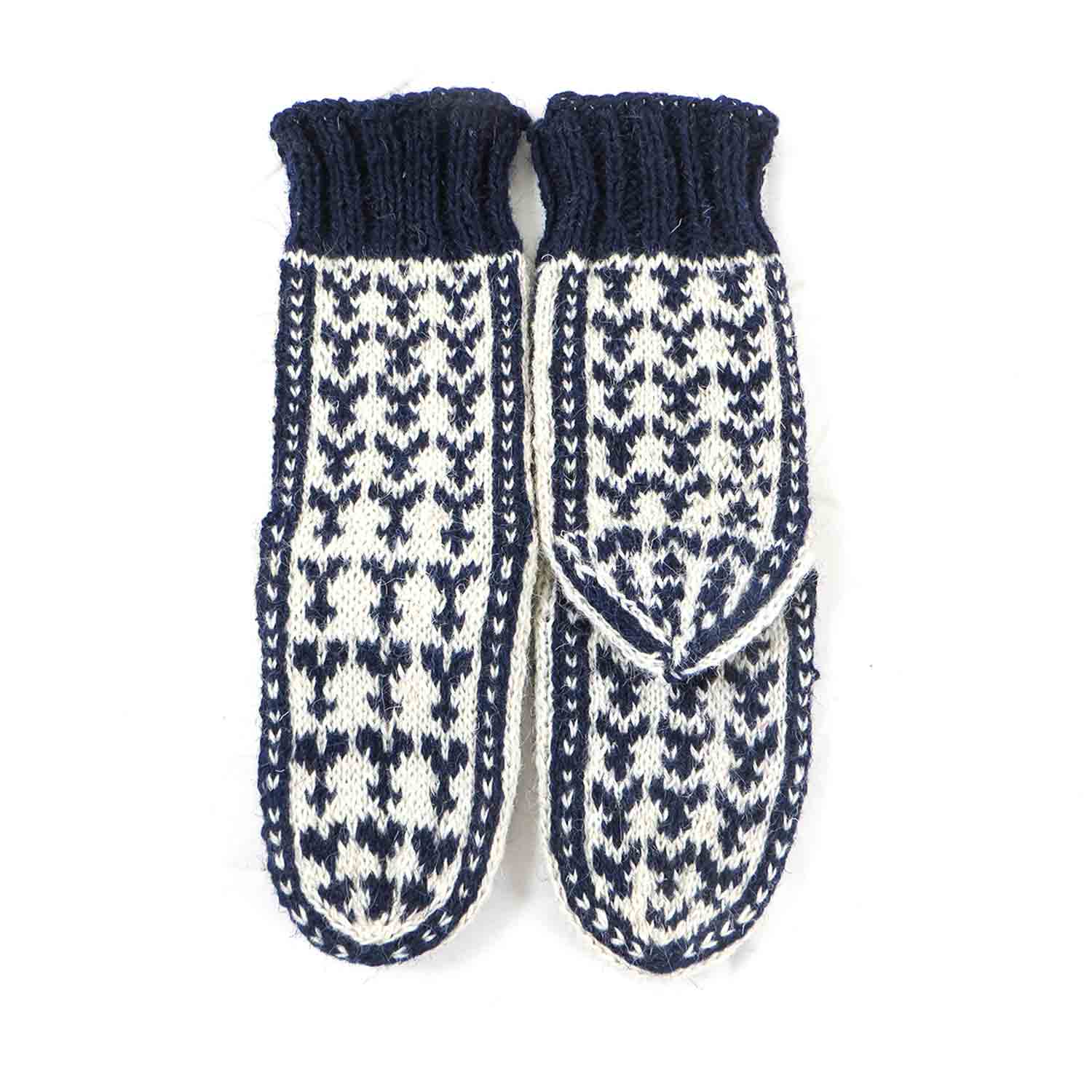 جوراب پشمی دستباف سنتی کردستان کد 223 سایز 40-41 جوراب پشمی دستباف سنتی کردستان کد 223 سایز 40-41