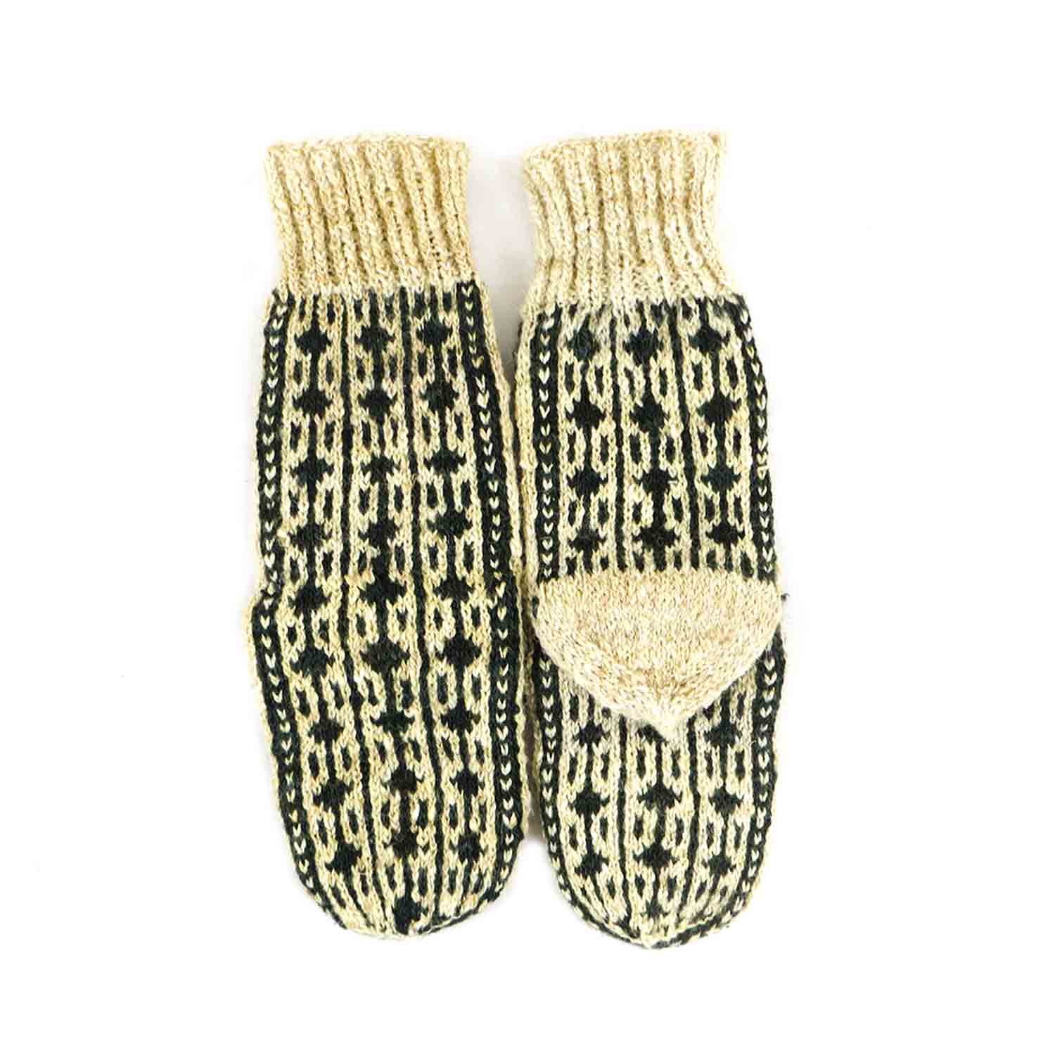 جوراب پشمی دستباف سنتی کردستان کد 231 سایز 44-45 جوراب پشمی دستباف سنتی کردستان کد 231 سایز 44-45