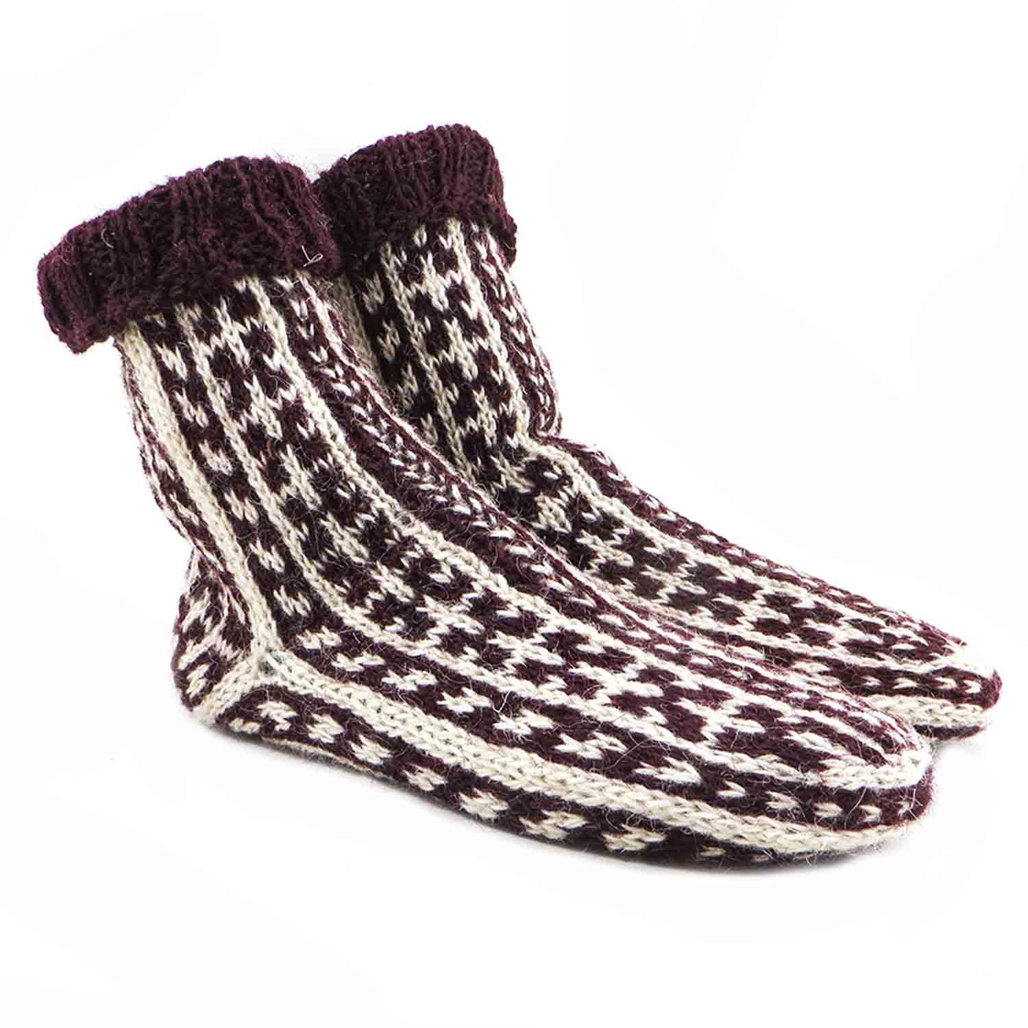 جوراب پشمی دستباف سنتی کردستان کد 241 سایز 41-42 جوراب پشمی دستباف سنتی کردستان کد 241 سایز 41-42