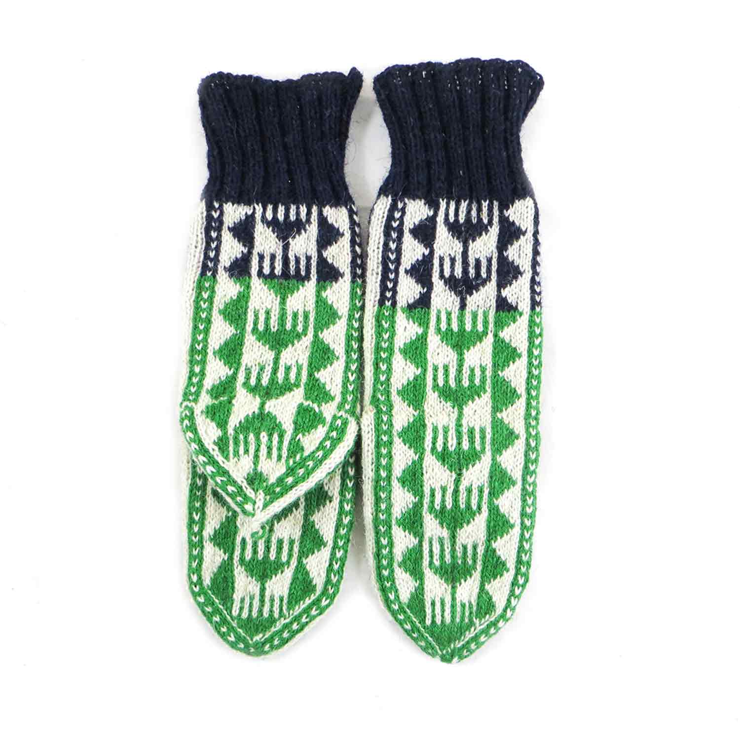 جوراب پشمی دستباف سنتی کردستان کد 247 سایز 37-38 جوراب پشمی دستباف سنتی کردستان کد 247 سایز 37-38