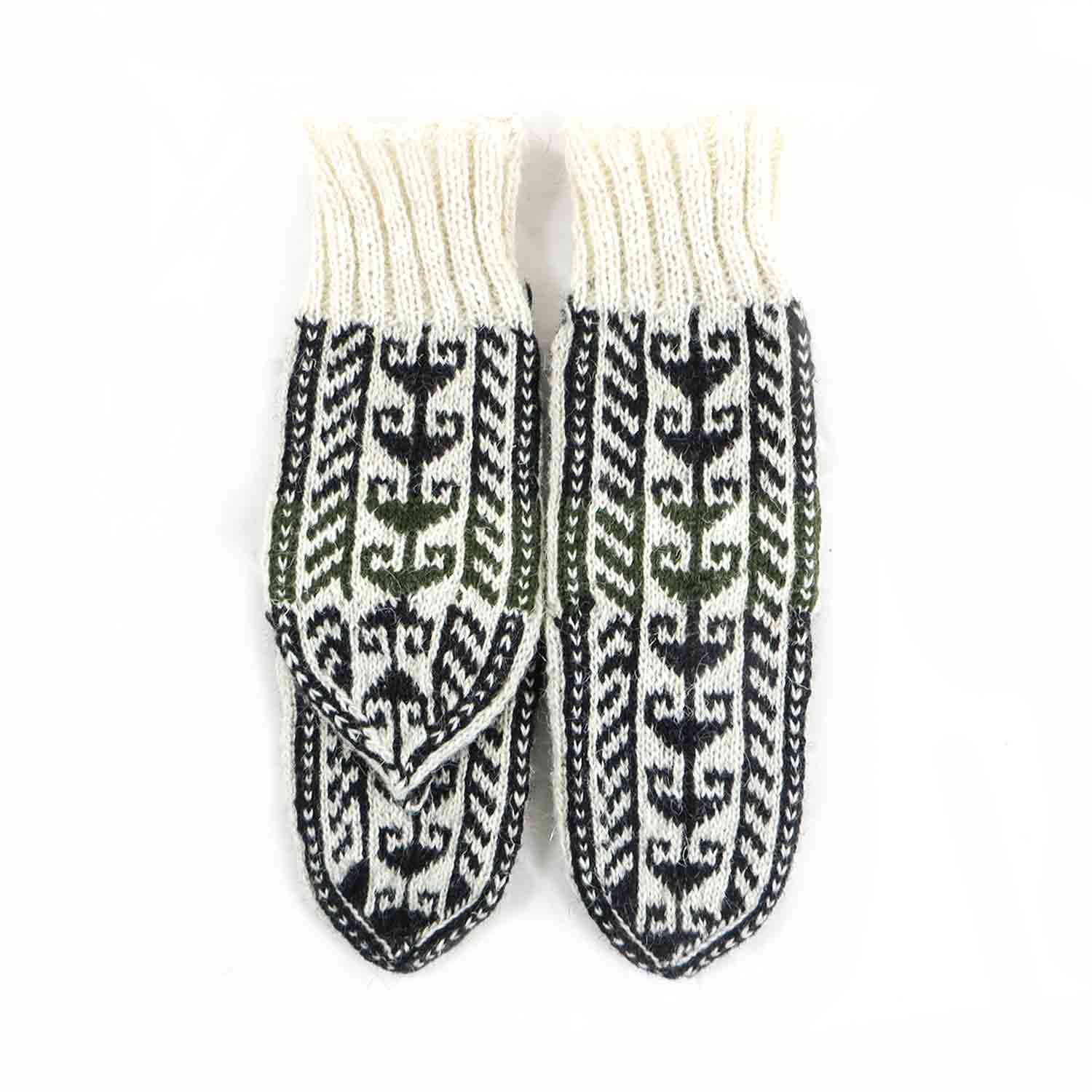 جوراب پشمی دستباف سنتی کردستان کد 248 سایز 37-38 جوراب پشمی دستباف سنتی کردستان کد 248 سایز 37-38